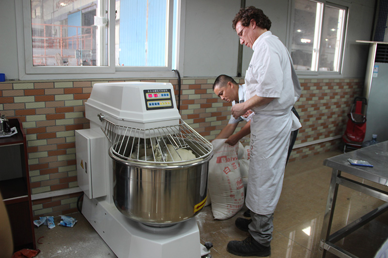 榮麥無煙燃?xì)饪緺t